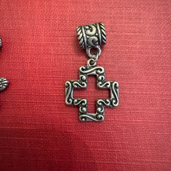 Set of 4 Cross Jewelry Charms for necklace or bracelet, gunmetal color. - Picture 6 of 11